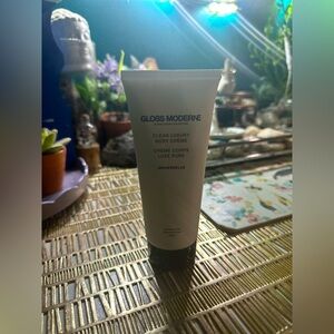 Gloss Moderne Clean Luxury body crème